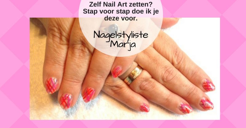 Zelf Nail Art zetten met foto voorbeelden #5. Hand met streepjes Nail Art